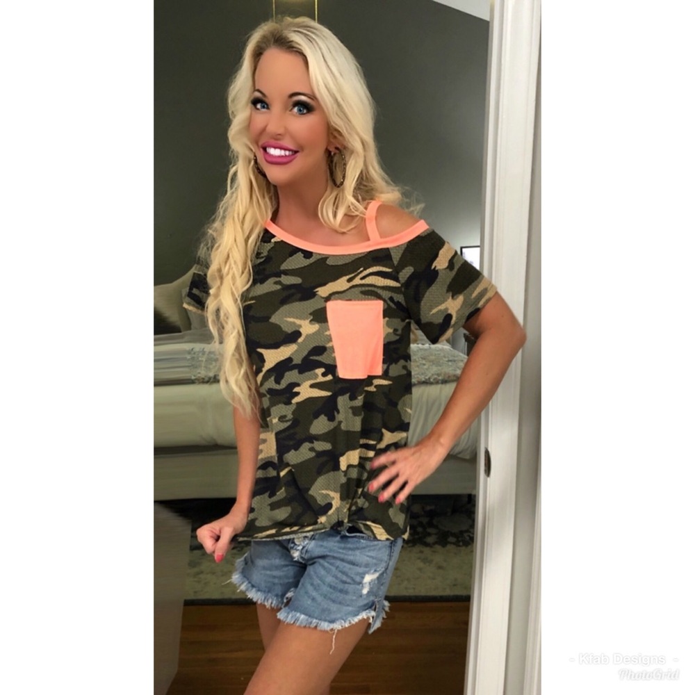 🛍LAST 1! Camo Pocket/Shoulder Detail Waffle Top - Picture 8 of 8